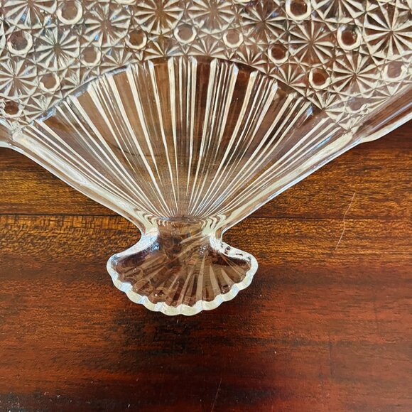 Vintage Glass Candy Trinket Dish Fan Shaped Classic Cottagecore Table Decor 50s - Picture 8 of 8